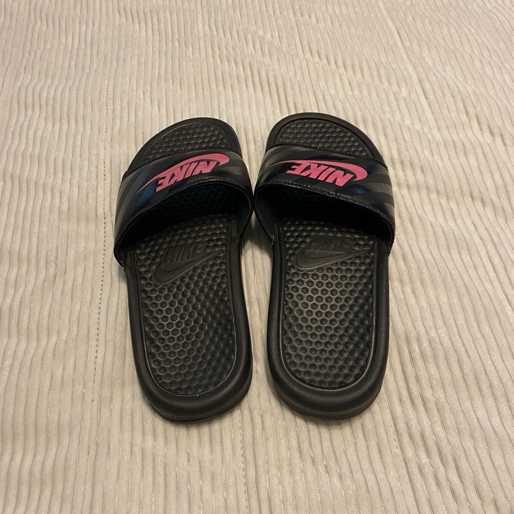 Nike slides
